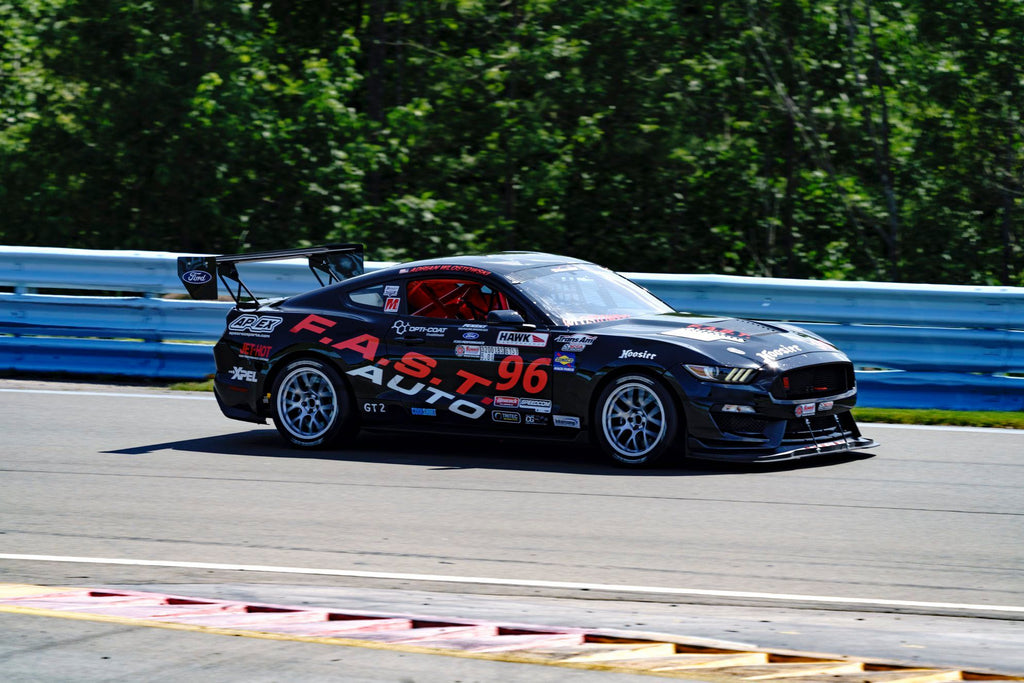 Mustang GT350 (2016+) GT4 Center Louver Kit