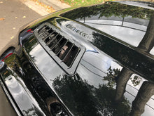 Load image into Gallery viewer, Mustang (15-17) S550 GT Direct Replacement Hood Louvers