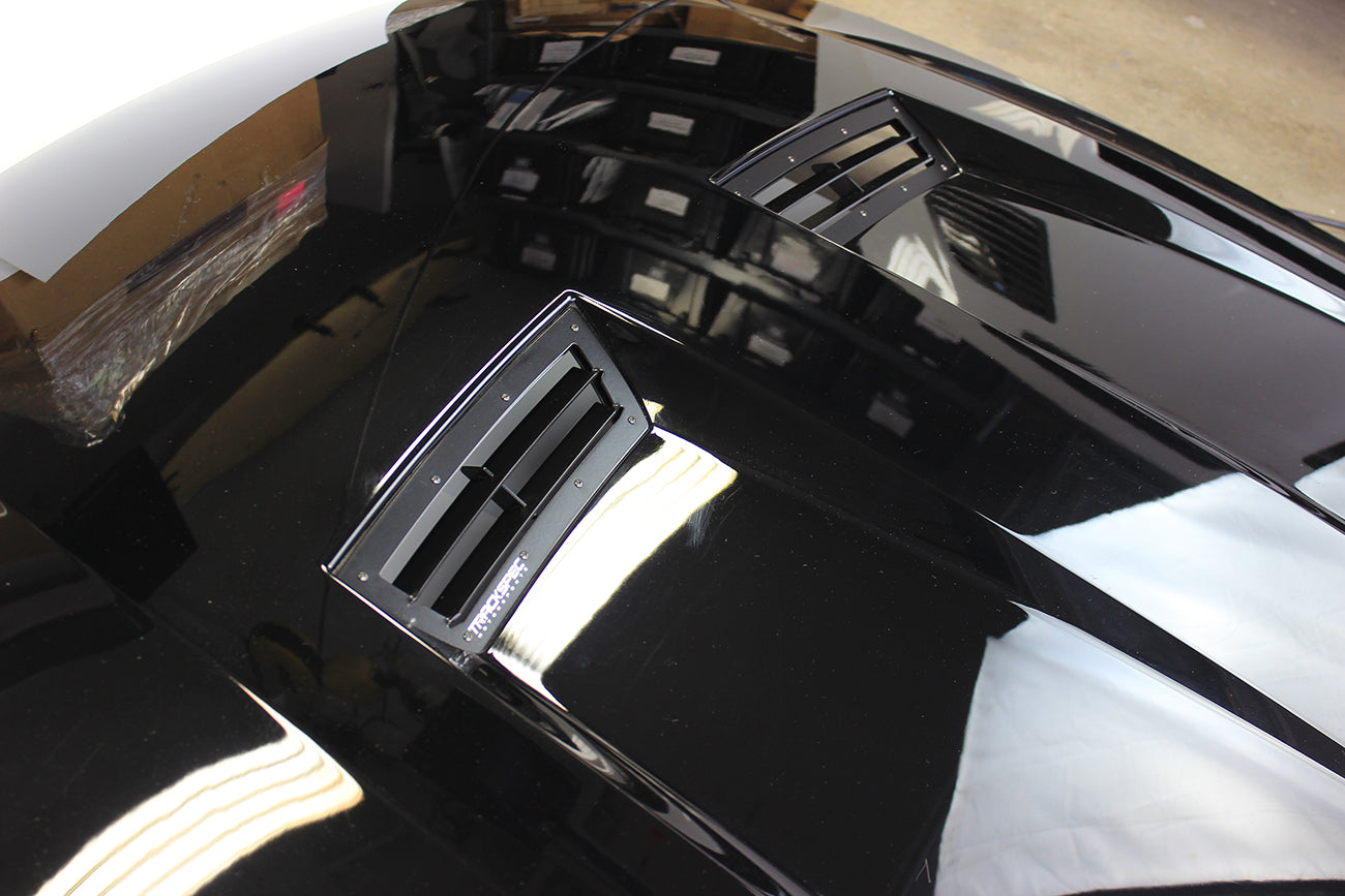 What are good hood pin options for a 2003 Cobra with a carbon hood?, image size:1300x867